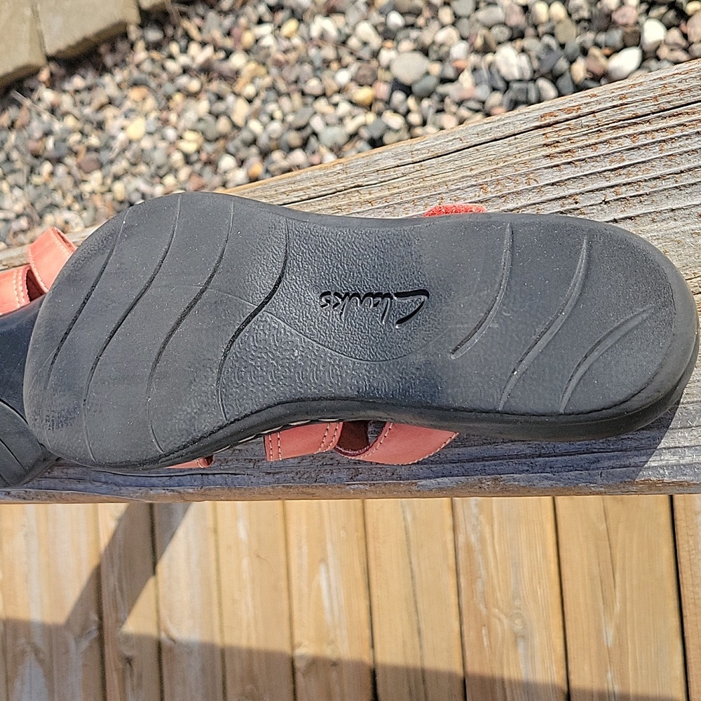 Clarks Leather Salmon Coral Color Strappy Sandal. Women's Size 7 Med. - Picture 11 of 11